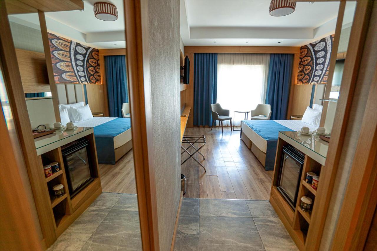 The Green Park Ґазіантеп Екстер'єр фото A room at the hotel