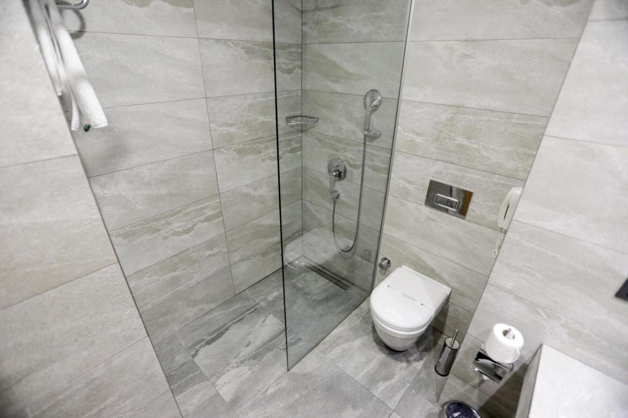 The Green Park Ґазіантеп Екстер'єр фото A shower cubicle