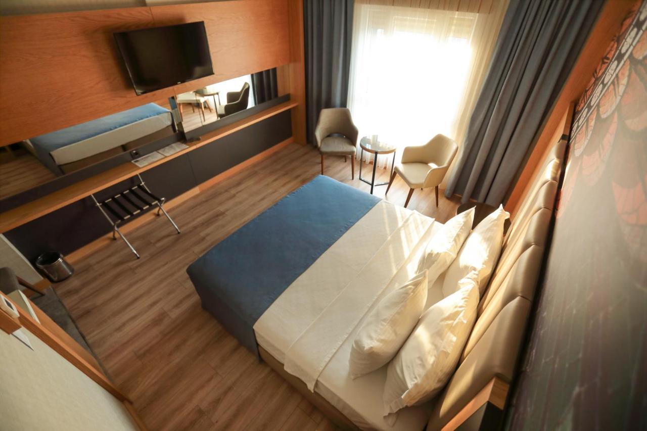 The Green Park Ґазіантеп Екстер'єр фото A room at the hotel