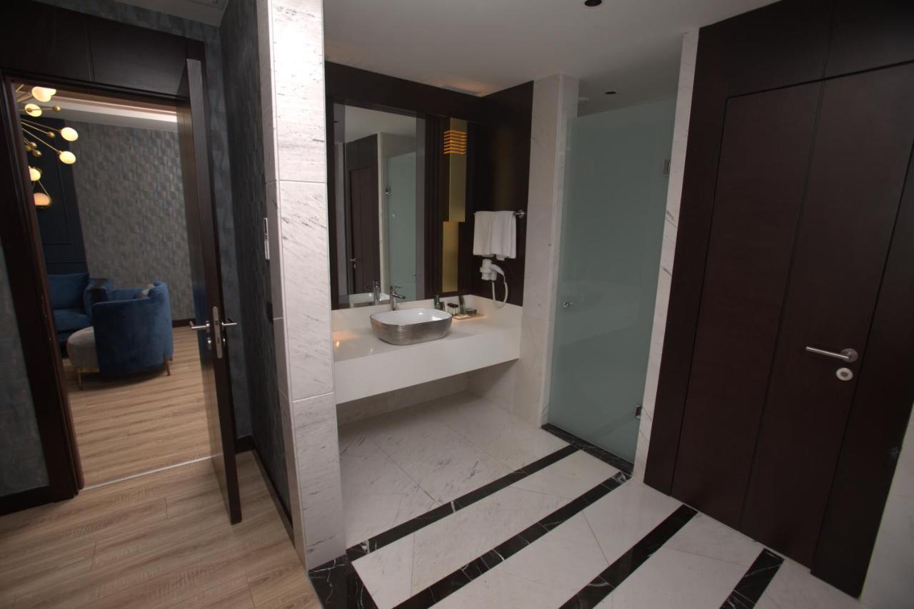 The Green Park Ґазіантеп Екстер'єр фото Bathroom